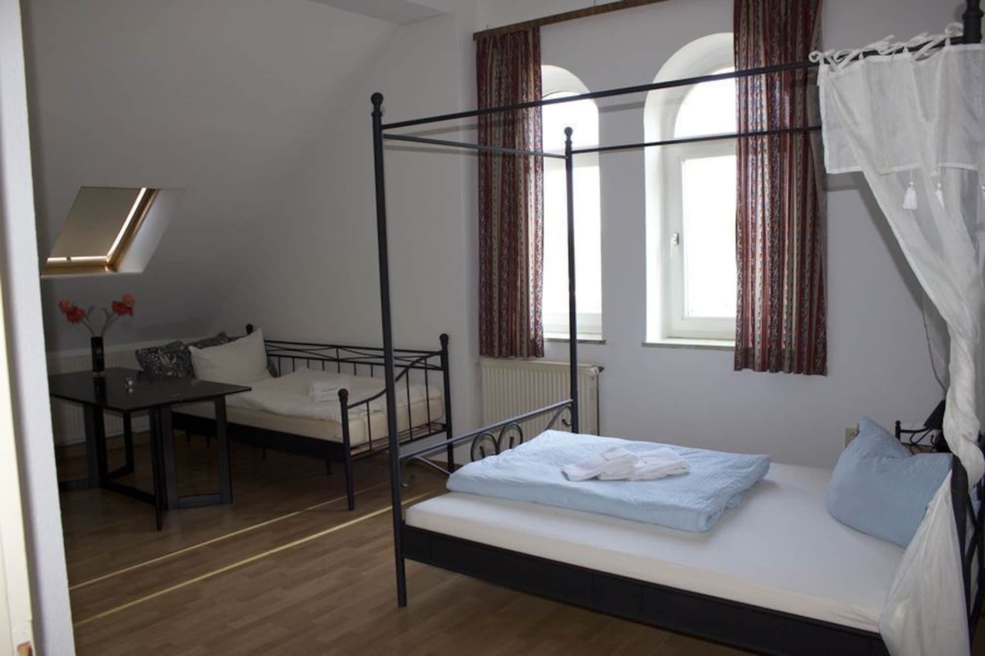 Am Lindenhof - Self Check-in Hotel